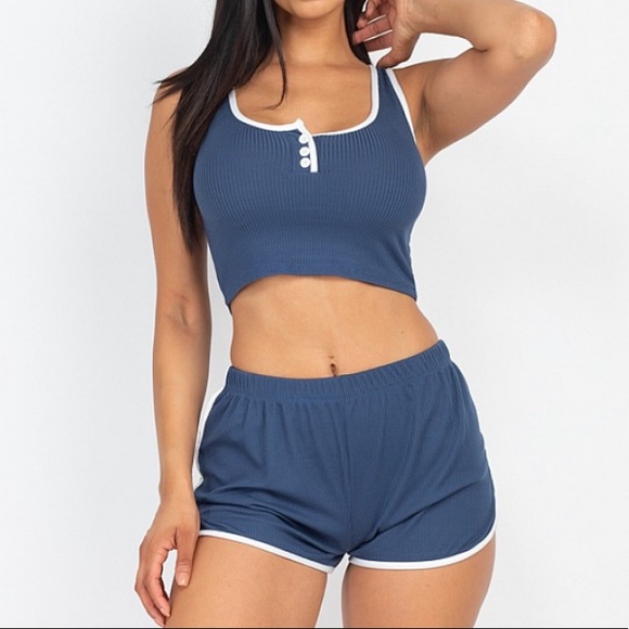 Ribbed Button Set - Picture 2 of 5